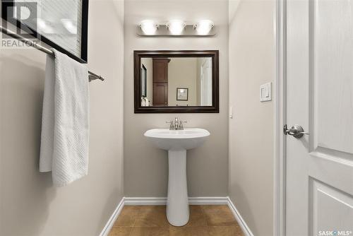 8179 Wascana Gardens Drive, Regina, SK - Indoor Photo Showing Bathroom