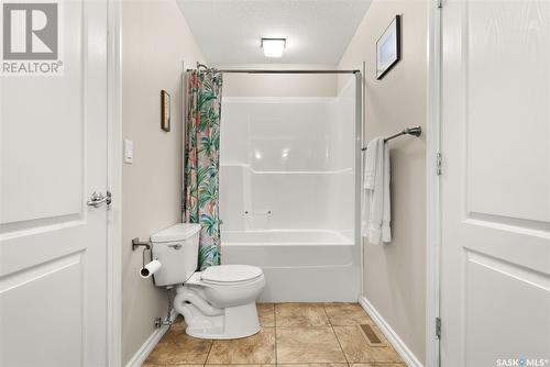 8179 Wascana Gardens Drive, Regina, SK - Indoor Photo Showing Bathroom