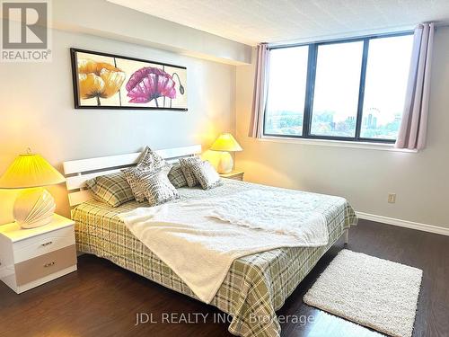 942 - 25 Bamburgh Circle, Toronto, ON - Indoor Photo Showing Bedroom