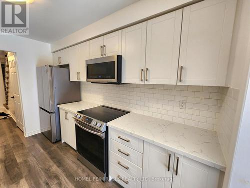 17 Clover Bloom Road, Brampton, ON - Indoor Photo Showing Kitchen