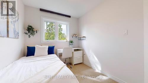 21 Barley Lane, Hamilton (Meadowlands), ON - Indoor Photo Showing Bedroom