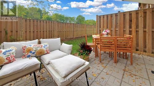 21 Barley Lane, Hamilton (Meadowlands), ON - Outdoor