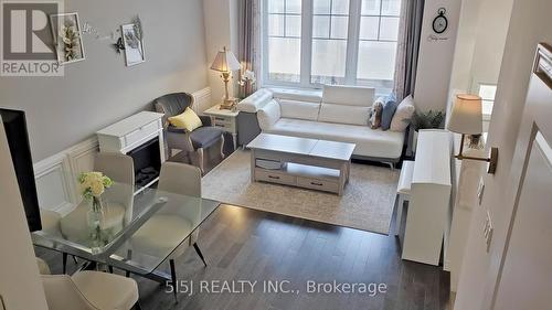 21 Barley Lane, Hamilton (Meadowlands), ON - Indoor Photo Showing Living Room