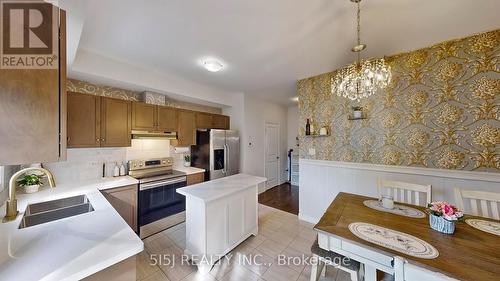 21 Barley Lane, Hamilton (Meadowlands), ON - Indoor Photo Showing Kitchen