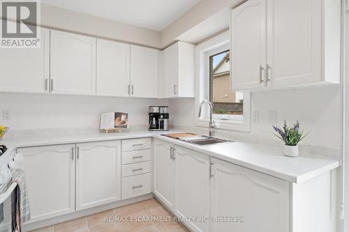 83 Rockhaven Lane, Hamilton (Waterdown), ON - Indoor Photo Showing Kitchen