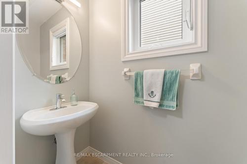 83 Rockhaven Lane, Hamilton (Waterdown), ON - Indoor Photo Showing Bathroom