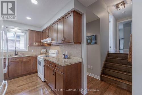 9 Rexway Road, London, ON - Indoor Photo Showing Kitchen