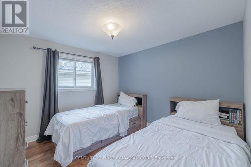 9 Rexway Road, London, ON - Indoor Photo Showing Bedroom