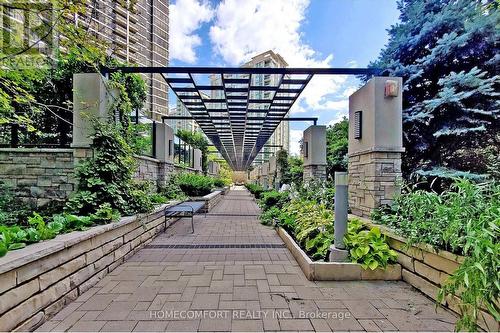 2701 - 2 Anndale Drive, Toronto, ON - Outdoor