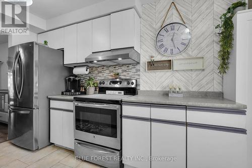 Kitchen4 - 126 - 500 Osgoode Drive, London, ON - Indoor Photo Showing Kitchen With Stainless Steel Kitchen