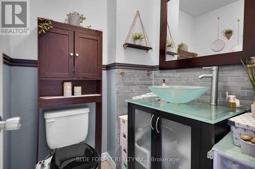 Main powder room - 126 - 500 Osgoode Drive, London, ON - Indoor Photo Showing Bathroom