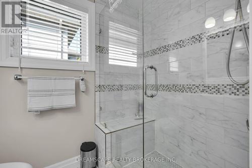 407 Riverview Drive, Strathroy-Caradoc (Ne), ON - Indoor Photo Showing Bathroom