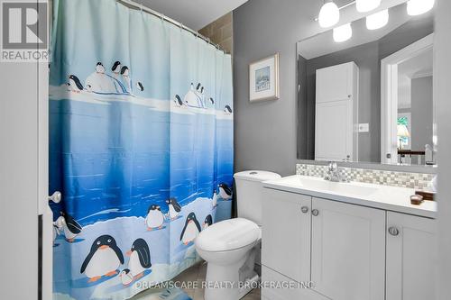 407 Riverview Drive, Strathroy-Caradoc (Ne), ON - Indoor Photo Showing Bathroom