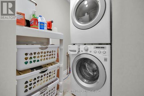 407 Riverview Drive, Strathroy-Caradoc (Ne), ON - Indoor Photo Showing Laundry Room