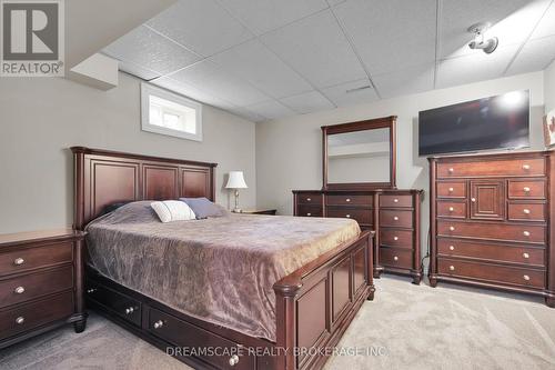 407 Riverview Drive, Strathroy-Caradoc (Ne), ON - Indoor Photo Showing Bedroom