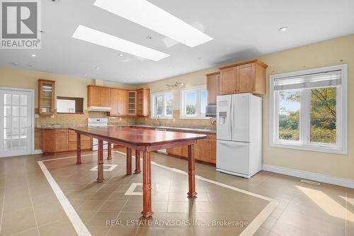 20 Bells Lake Road, King, ON - Indoor Photo Showing Kitchen