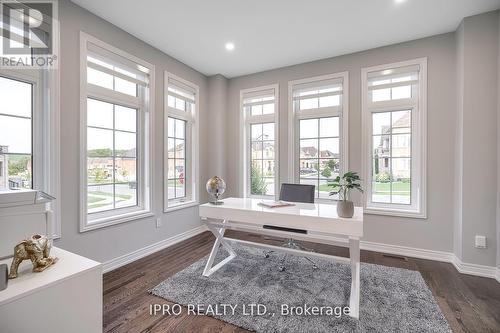 120 Beckett Avenue, East Gwillimbury, ON - Indoor Photo Showing Office