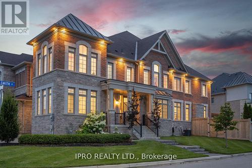 120 Beckett Avenue, East Gwillimbury, ON - Outdoor With Facade