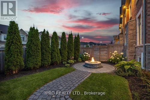 120 Beckett Avenue, East Gwillimbury, ON - Outdoor