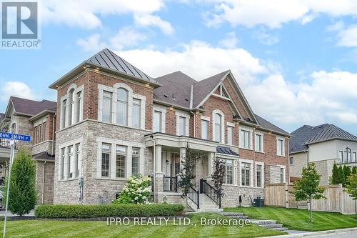 120 Beckett Avenue, East Gwillimbury, ON - Outdoor With Facade