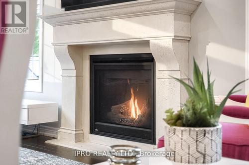 120 Beckett Avenue, East Gwillimbury, ON - Indoor Photo Showing Living Room With Fireplace