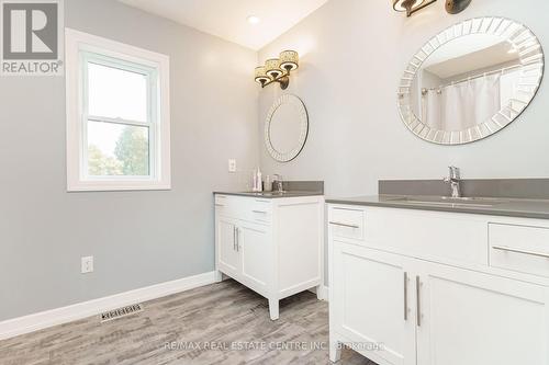 34 College Avenue, Orangeville, ON - Indoor Photo Showing Bathroom