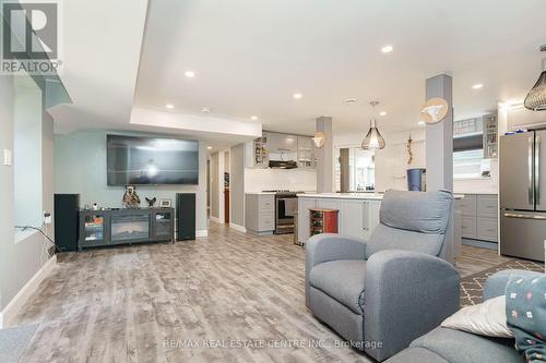 34 College Avenue, Orangeville, ON - Indoor Photo Showing Living Room