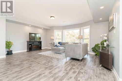 34 College Avenue, Orangeville, ON - Indoor Photo Showing Living Room