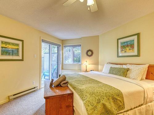 Master bedroom - 310-113 Rue Cuttle, Mont-Tremblant, QC - Indoor Photo Showing Bedroom