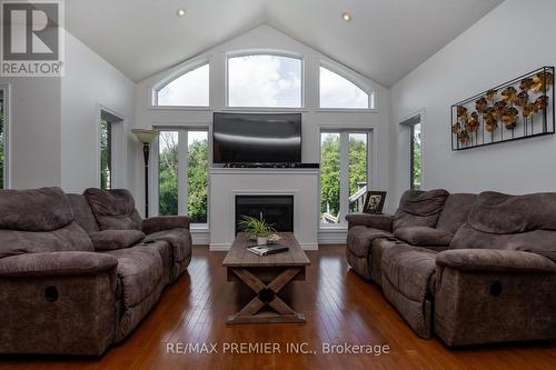 34 Headwaters Lane, Mono, ON - Indoor Photo Showing Living Room With Fireplace