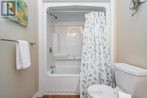 34 Headwaters Lane, Mono, ON - Indoor Photo Showing Bathroom