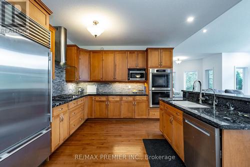 34 Headwaters Lane, Mono, ON - Indoor Photo Showing Kitchen