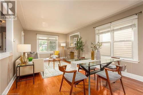 209 Weir Street N, Hamilton, ON - Indoor Photo Showing Living Room