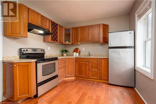 209 Weir Street N, Hamilton, ON - Indoor Photo Showing Kitchen