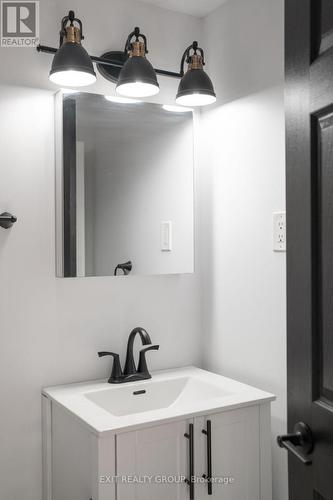 29 Johnson Street, Prince Edward County (Picton), ON - Indoor Photo Showing Bathroom