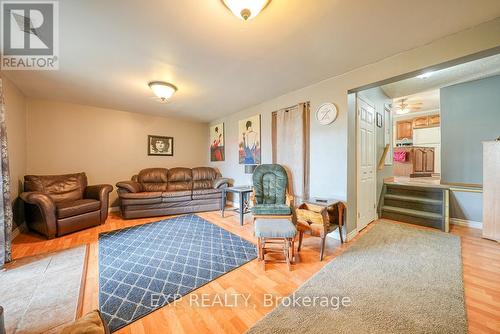 41 Queen Street, Strathroy-Caradoc (Caradoc), ON - Indoor Photo Showing Other Room