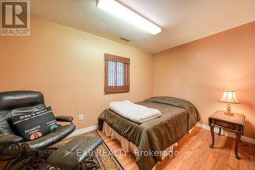 41 Queen Street, Strathroy-Caradoc (Caradoc), ON - Indoor Photo Showing Bedroom