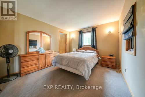 41 Queen Street, Strathroy-Caradoc (Caradoc), ON - Indoor Photo Showing Bedroom