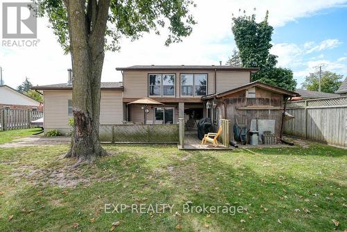 41 Queen Street, Strathroy-Caradoc (Caradoc), ON - Outdoor With Deck Patio Veranda