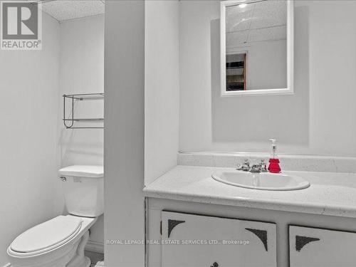 72 Glenvale Boulevard, Brampton, ON - Indoor Photo Showing Bathroom