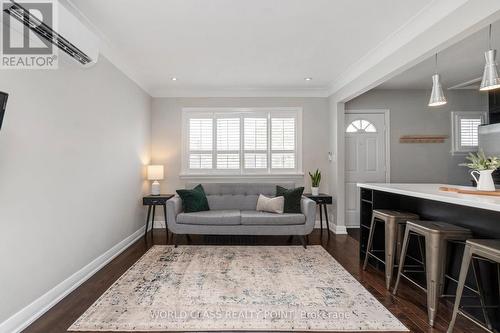 9 Thirty Second Street, Toronto, ON - Indoor Photo Showing Living Room