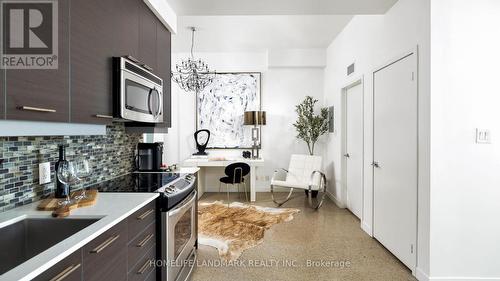 622 - 510 King Street E, Toronto, ON - Indoor Photo Showing Kitchen With Upgraded Kitchen