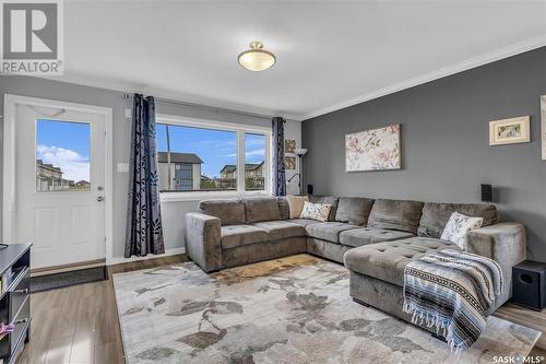 261 250 Akhtar Bend, Saskatoon, SK - Indoor Photo Showing Living Room