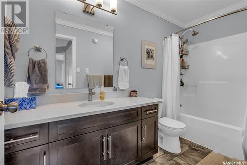 261 250 Akhtar Bend, Saskatoon, SK - Indoor Photo Showing Bathroom