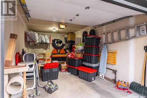 261 250 Akhtar Bend, Saskatoon, SK - Indoor Photo Showing Garage