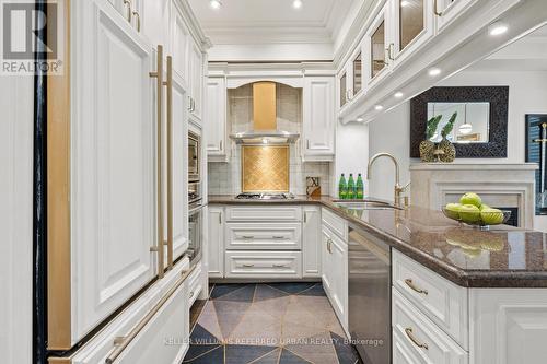 118 Helendale Avenue, Toronto (Yonge-Eglinton), ON - Indoor Photo Showing Kitchen With Upgraded Kitchen