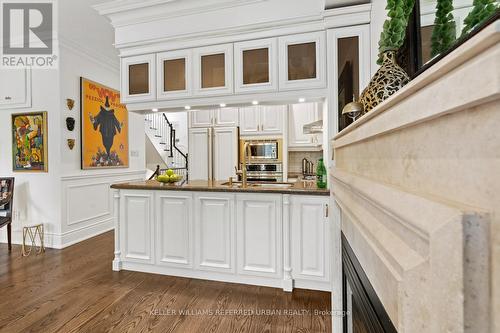 118 Helendale Avenue, Toronto, ON - Indoor Photo Showing Kitchen With Upgraded Kitchen