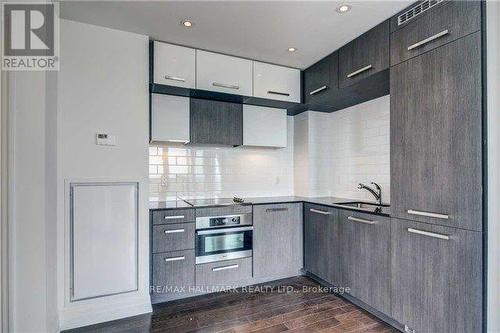 5107 - 8 The Esplanade, Toronto, ON - Indoor Photo Showing Kitchen