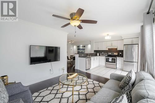 2159 Baronwood Drive, Oakville (West Oak Trails), ON - Indoor Photo Showing Living Room