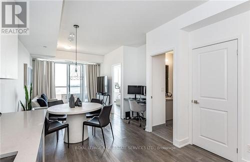 1302 - 297 Oak Walk Drive, Oakville, ON - Indoor Photo Showing Dining Room